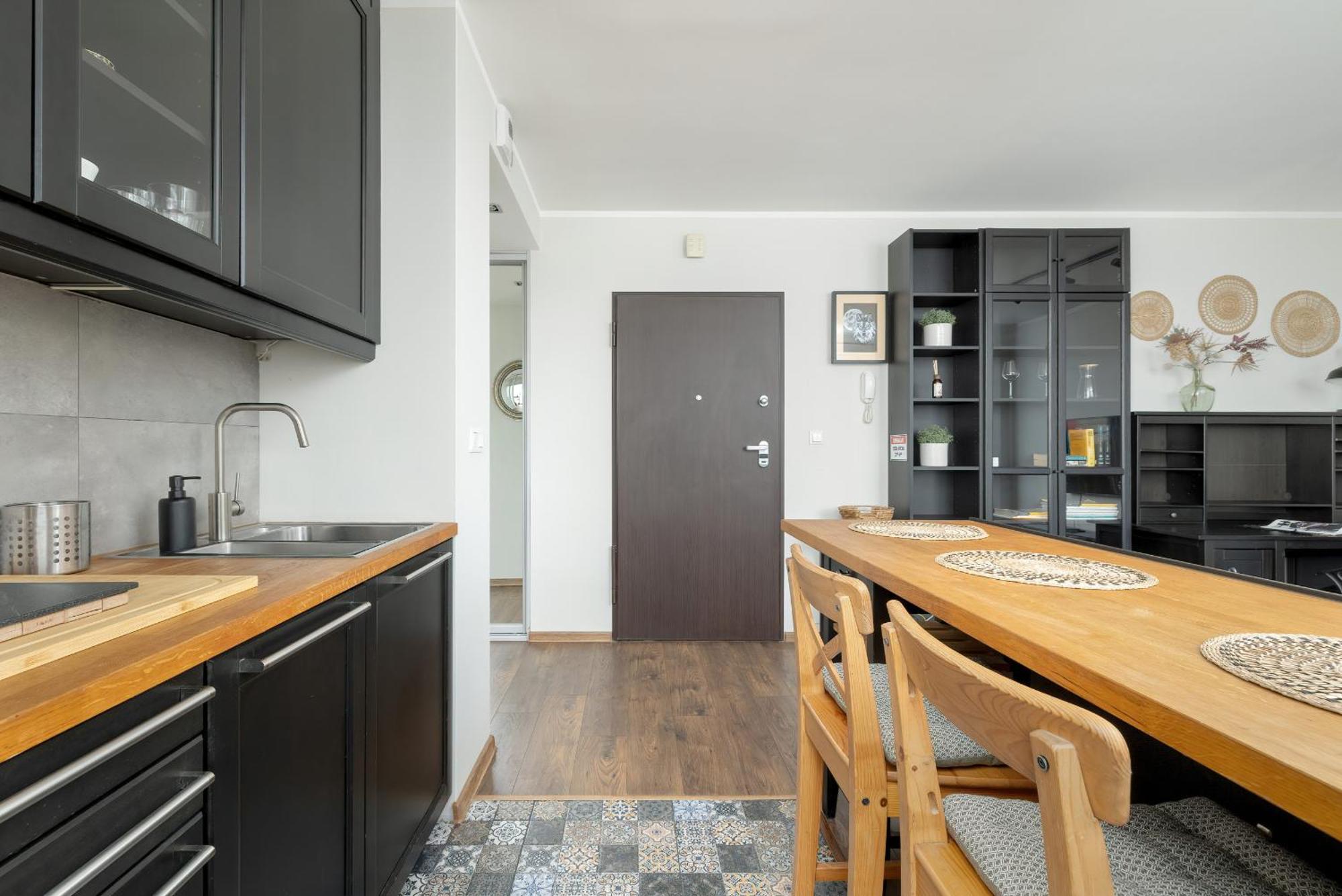 Przytulny I Nowoczesny Z Miejscem Parkingowym W Katowicach By Renters *
